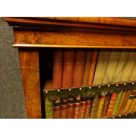 Antikes englisches Nussbaum Bücherregal ca 1880