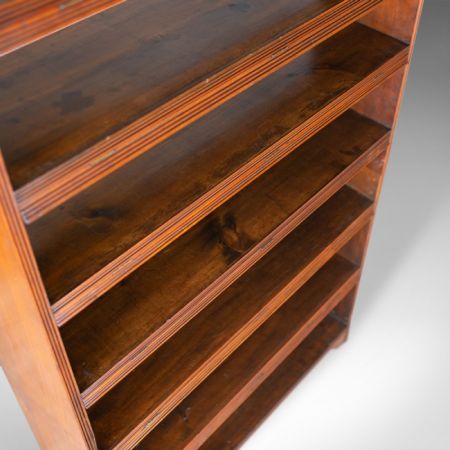 Antikes edwardianisches Nussbaum Bücherregal britisch ca 1910