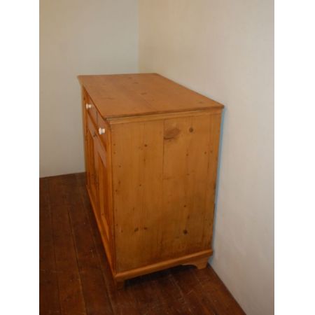 Antikes britisches Landhaus Weichholz Sideboard Kiefern ca 1870