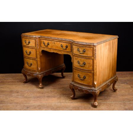 Georgianischer antiker Nussbaum Schreibtisch britisch ca 1920