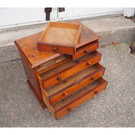 Antike Nussbaum Kommode britisch ca 1830