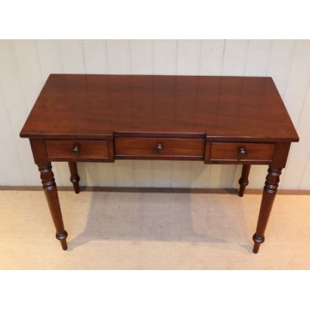 Antiker britischer Mahagoni Schreibtisch ca 1850