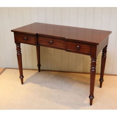 Antiker britischer Mahagoni Schreibtisch ca 1850