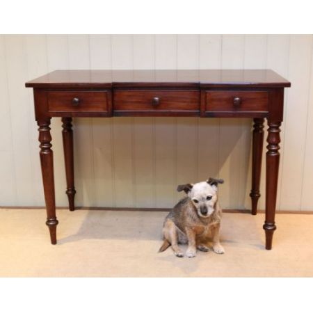 Antiker britischer Mahagoni Schreibtisch ca 1850