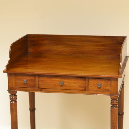 Viktorianischer Mahagoni Schreibtisch antik britisch ca 1840