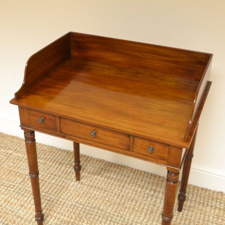 Viktorianischer Mahagoni Schreibtisch antik britisch ca 1840