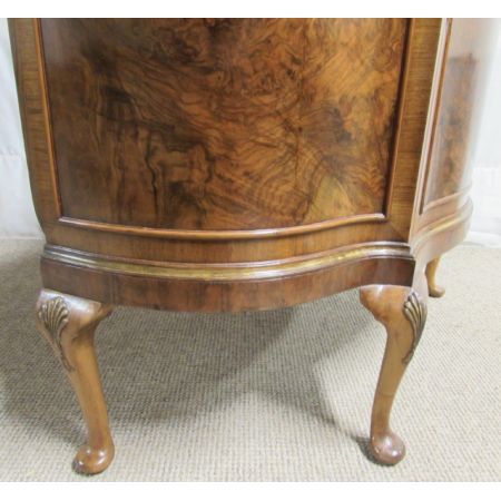 Antikes englisches Sideboard Nussbaum ca 1920