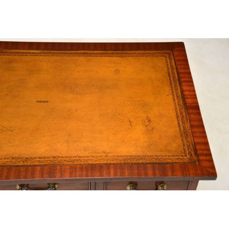 Antiker britischer Mahagoni Schreibtisch ca 1890