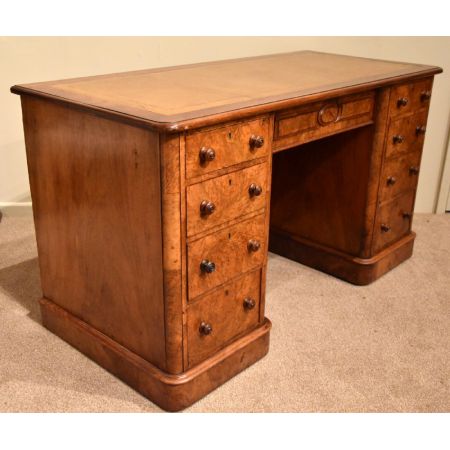 Antiker britischer Nussbaum Schreibtisch 19 Jh