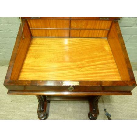 Antiker britischer Davenport Schreibtisch Nussbaum ca 1860