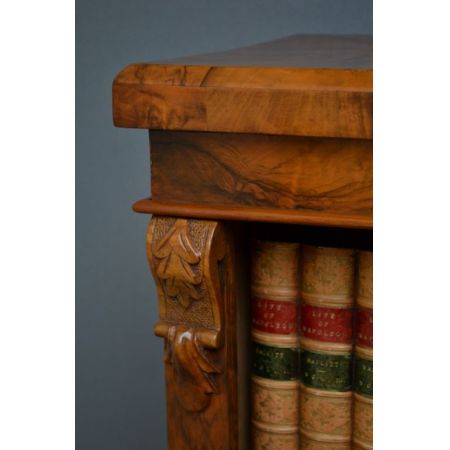 Viktorianischer antiker Bücherschrank Nussbaum englisch ca 1870