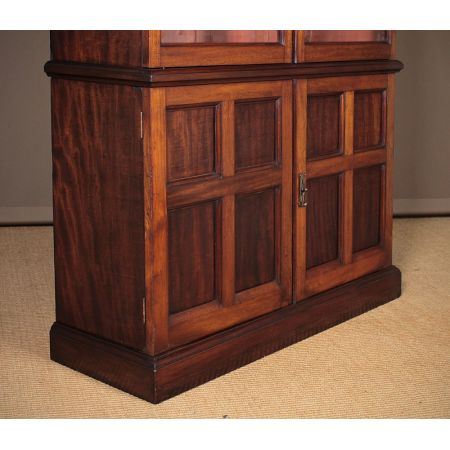 Antiker britischer Mahagoni Bücherschrank ca 1890