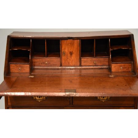 Antiker britischer Mahagoni Eichen Sekretär ca 1740