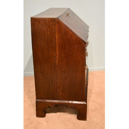 Antiker britischer Mahagoni Eichen Sekretär ca 1740