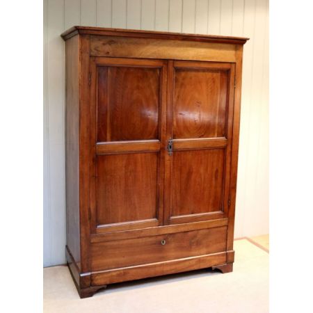 Antiker französischer Kirschbaum Kleiderschrank ca 1850