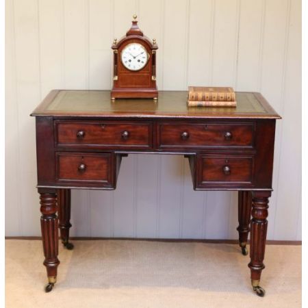 Antiker Englischer Mahagoni Schreibtisch im Gillows Stil ca. 1880