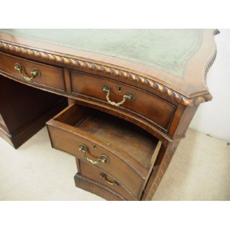 Antiker britischer Mahagoni Schreibtisch Chippendale ca 1880