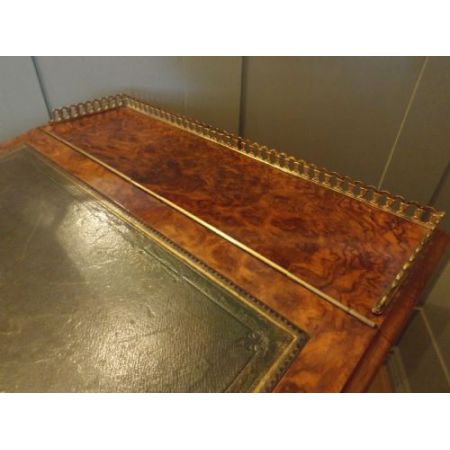 Viktorianischer antiker Davenport Schreibtisch Nussbaum antik ca 1860