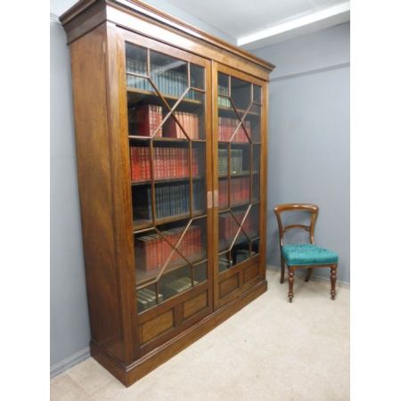 Antikes britisches Mahagoni Bücherregal ca 1900