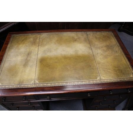 Antiker britischer Mahagoni Schreibtisch ca 1860