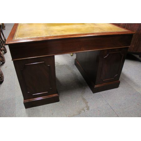 Antiker britischer Mahagoni Schreibtisch ca 1860