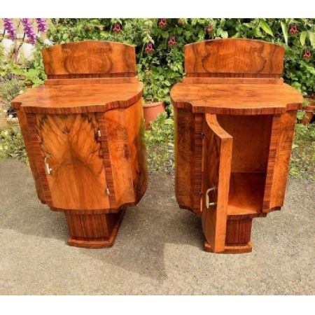 Antike Art Deco Nussbaum Beistelltische Nachtschränke britisch ca 1930