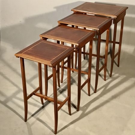 Antike britische Mahagoni Tische  Nest of tables  ca 1920