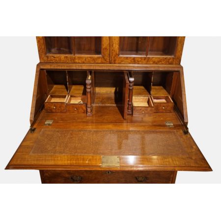 Antiker britischer Nussbaum Bücherschrank Bureau Bookcase ca 1930