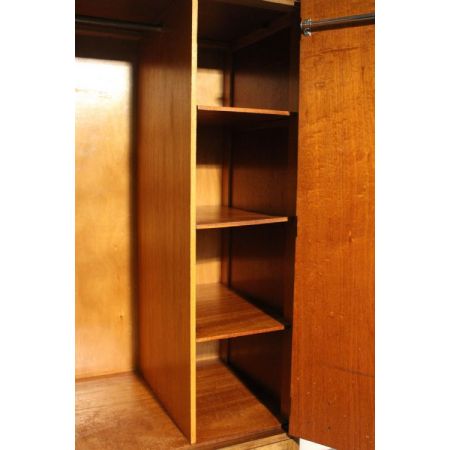 Antiker britischer Art Deco Kleiderschrank Nussbaum ca 1930