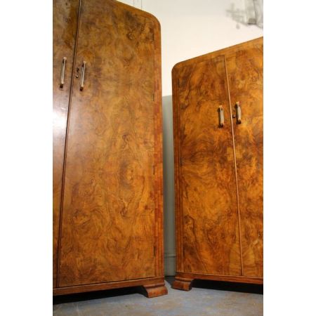 Antiker britischer Art Deco Kleiderschrank Nussbaum ca 1930