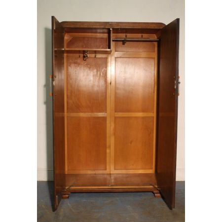 Antiker britischer Art Deco Kleiderschrank Nussbaum ca 1930
