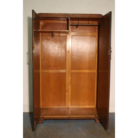 Antiker britischer Art Deco Kleiderschrank Nussbaum ca 1930