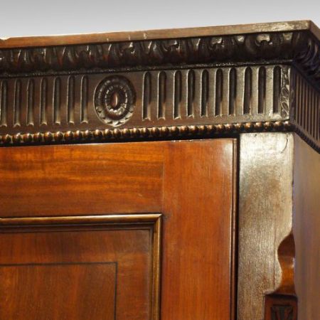 Antiker britischer Mahagoni Kleiderschrank ca 1880