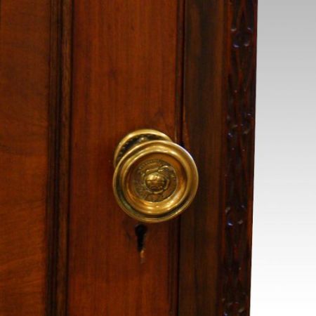 Antiker britischer Mahagoni Kleiderschrank ca 1880