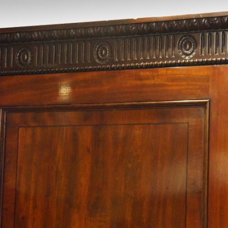 Antiker britischer Mahagoni Kleiderschrank ca 1880