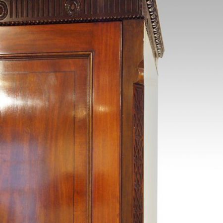 Antiker britischer Mahagoni Kleiderschrank ca 1880