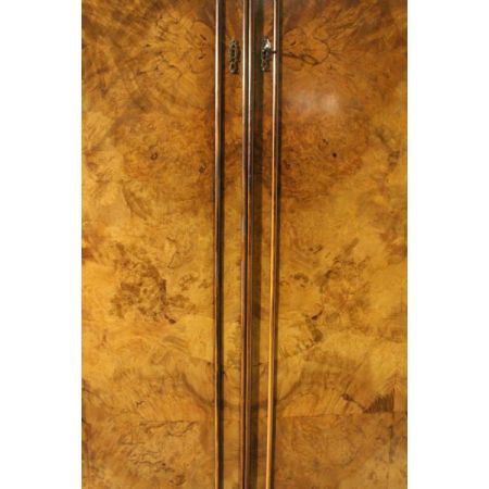 Antiker britischer Nussbaum Kleiderschrank ca 1930