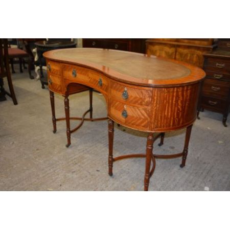 Antiker britischer Satinholz Schreibtisch ca 1890