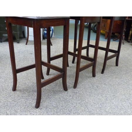 Edwardianische antike Beistelltische Mahagoni englisch ca 1890