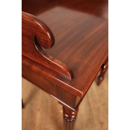 Antiker britischer Mahagoni Beistelltisch ca 1830