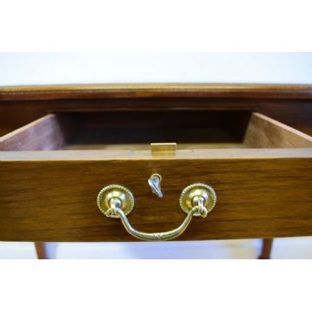 Antiker britischer Nussbaum Schreibtisch ca 1880