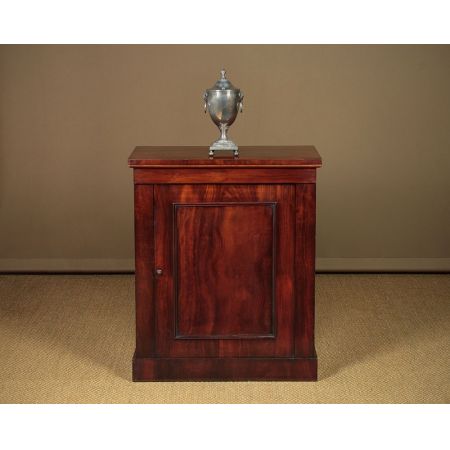 Antikes britisches Mahagoni Sideboard Schrank ca 1860.