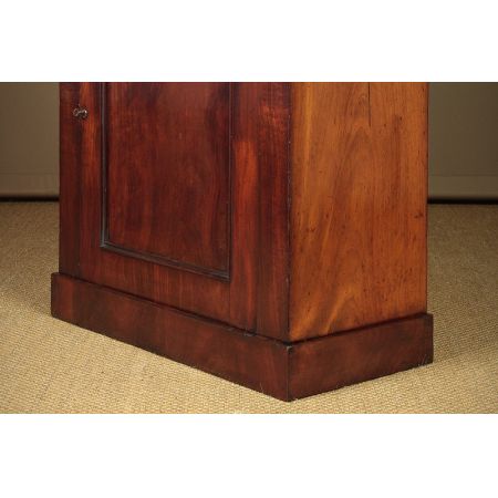 Antikes britisches Mahagoni Sideboard Schrank ca 1860.