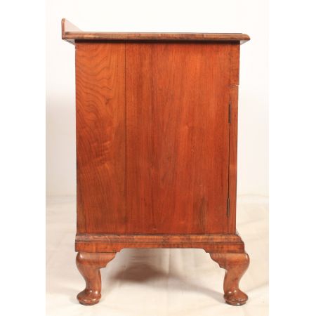 Antikes britisches Nussbaum Sideboard ca 1920