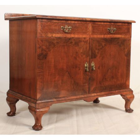Antikes britisches Nussbaum Sideboard ca 1920