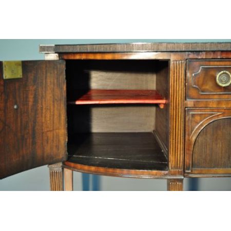 Antikes britisches Mahagoni Sideboard ca 1920