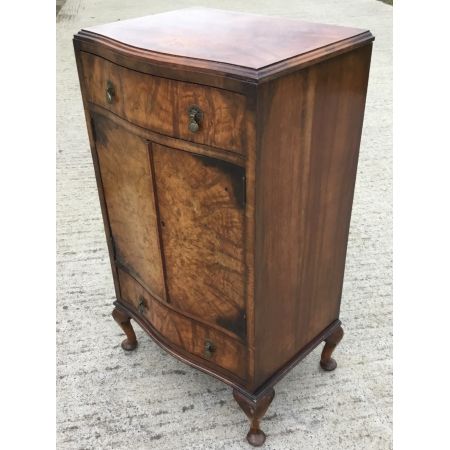 Antiker britischer Schrank Sideboard Nussbaum ca 1930