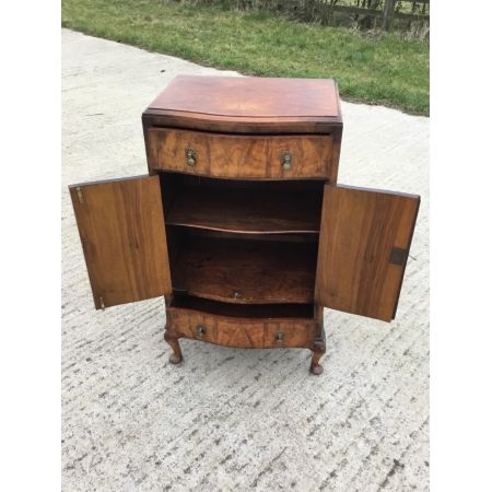 Antiker britischer Schrank Sideboard Nussbaum ca 1930