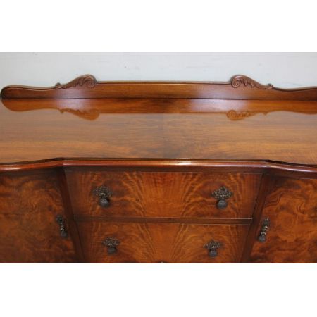 Antikes britisches Nussbaum Sideboard ca 1930