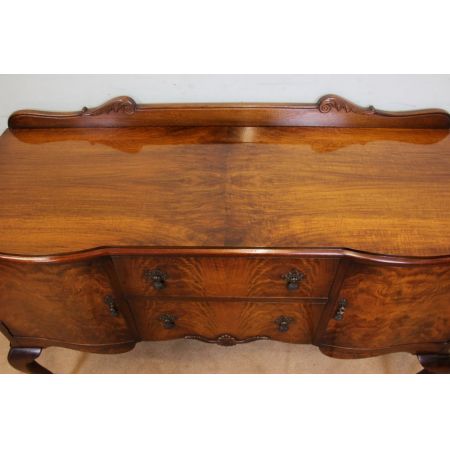 Antikes britisches Nussbaum Sideboard ca 1930